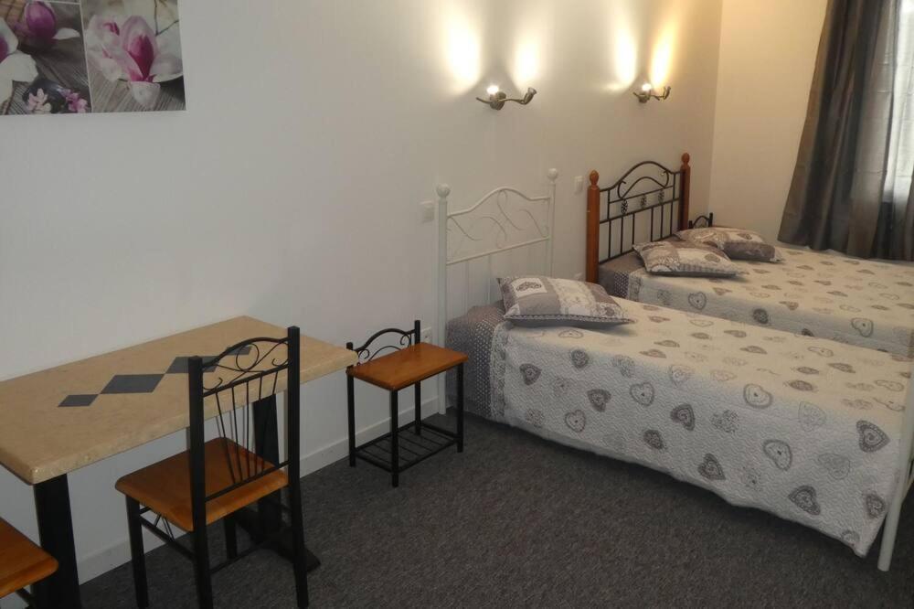 Etanit ! Etape Calme Et Parking Velo, Bicycle - Connection Tous A 1Mn Bus,Train Et Aeroport - Plein Centre De Beziers Pour Visiter,Manger - Chambres Climatisees, Spacieuses Amenagees Pour Singles, Couple, Et Ou Familles - Consigne Et Petit Dej En Plu Bagian luar foto