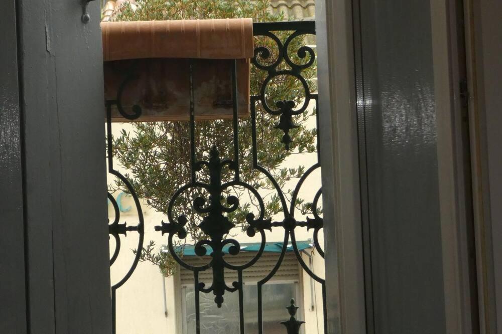 Etanit ! Etape Calme Et Parking Velo, Bicycle - Connection Tous A 1Mn Bus,Train Et Aeroport - Plein Centre De Beziers Pour Visiter,Manger - Chambres Climatisees, Spacieuses Amenagees Pour Singles, Couple, Et Ou Familles - Consigne Et Petit Dej En Plu Bagian luar foto
